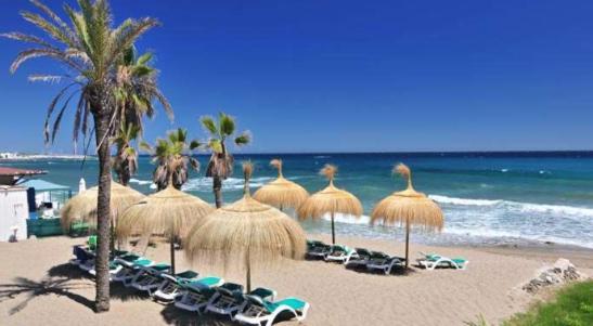 Apartamentos Bahia De Huelin Малага Екстериор снимка