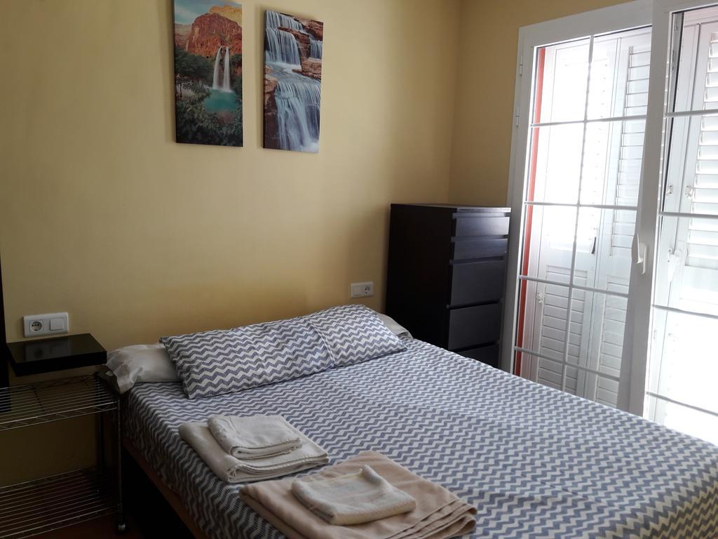 Apartamentos Bahia De Huelin Малага Екстериор снимка